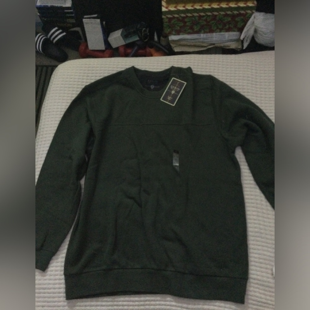 Mens Arrow brand sweatshirt, Green color, Size Large. Brand new, w/tags.
